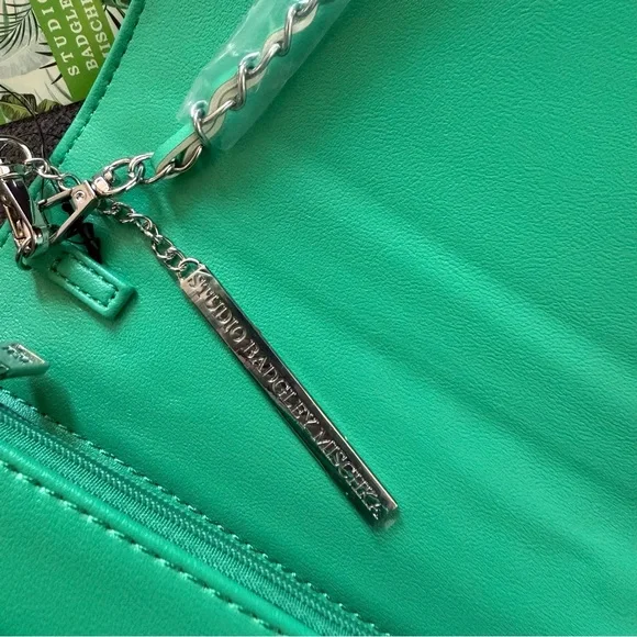 NWT💎 Badgley Mischka Kelly Green Leather Crossbody - Picture 7 of 10